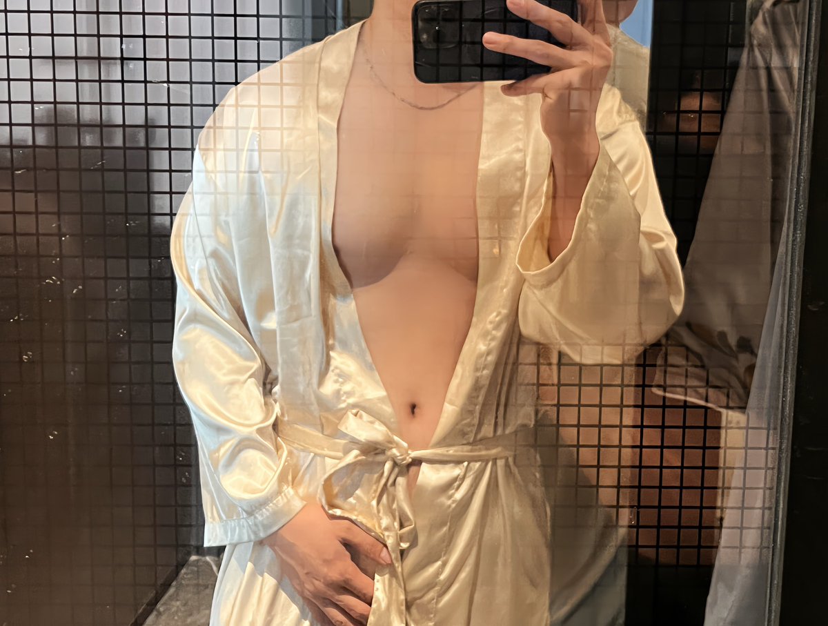 律一SuitSocks tweet media