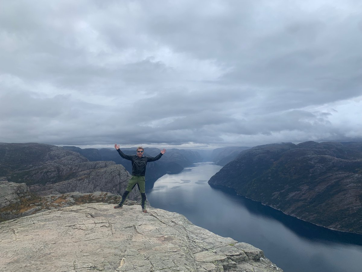 God lørdag fra Preikestolen.