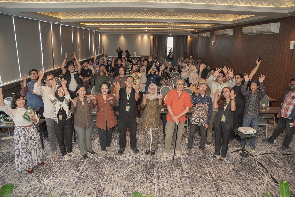 Sido FKY lo Iki lurr!!!

Terimakasih untuk teman-teman media yang sudah membersamai kami di prescon siang menjelang sore ini.

Semoga acara besok bisa berjalan lancar. 

Aminn..

#Kalurahanbawuran #FKY2024 #Umpakbuka

instagram.com/p/DAqCgdVSzW0/…