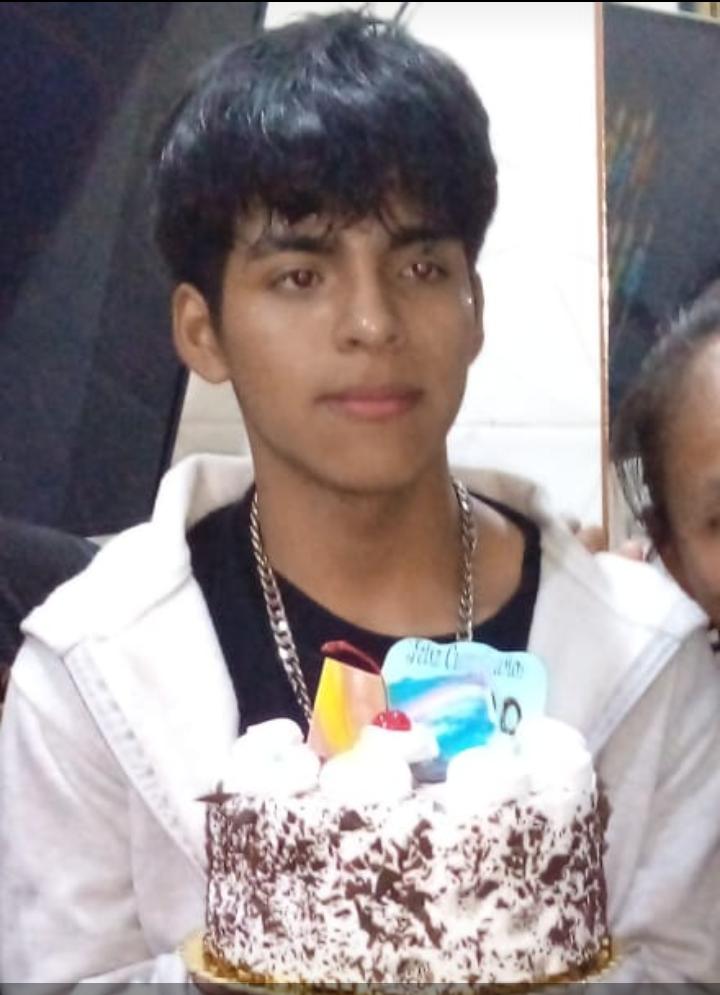 JhonnyGarcia1_2's tweet photo. Mi sobrino desapareció el día miércoles en los olivos. Tiene 16 años se llama Pedro Luis Quispe Cáceres. Vestía polo blanco y jeans. Ayúdenos a compartirlo por favor https://t.co/IXOW1sU3d9