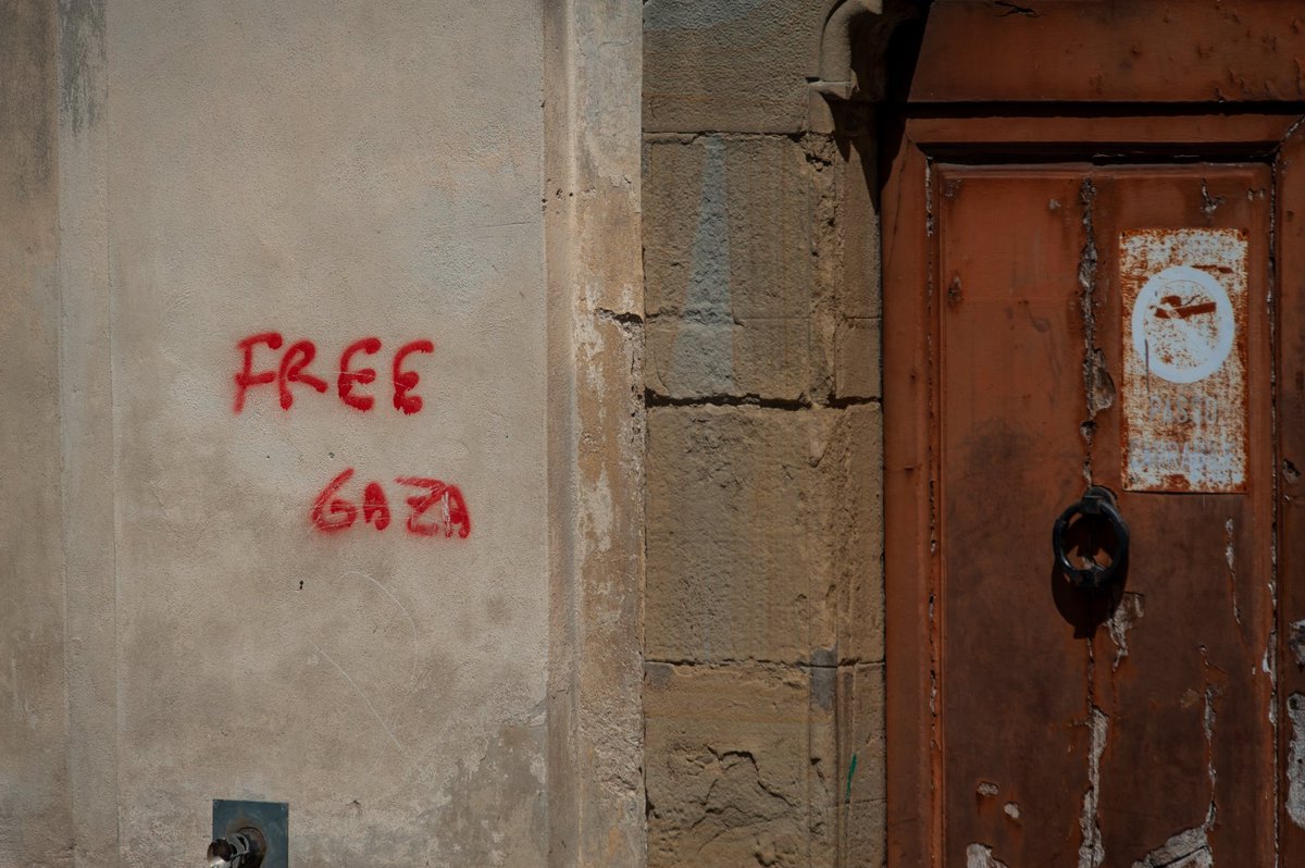 “Israel, from oppressed to oppressor” … political graffiti has long been a part of Italian / Roman life, here the people of Citta Di Castello make a statement in the back laneways.

#cittadicastello #graffiti #politicalstatement #israel #gaza #palestine #italy #streetphotography