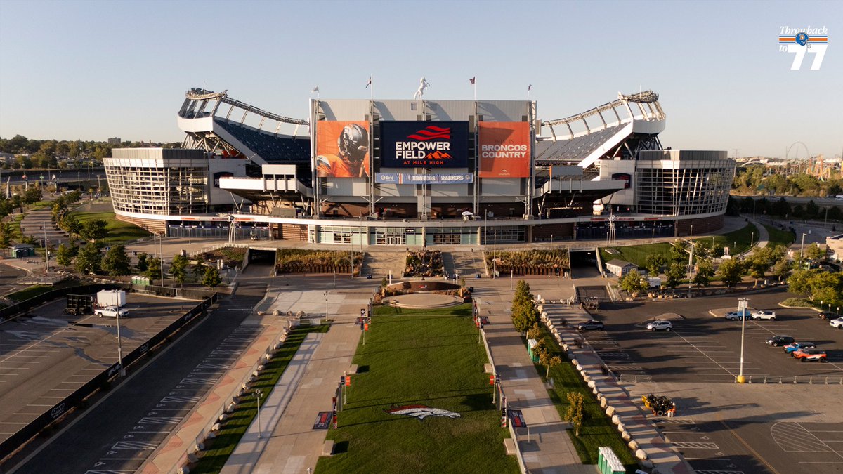 Broncos's tweet photo. The stage is set to #ThrowbackTo77 🏟️ https://t.co/oNEI3Jyeit