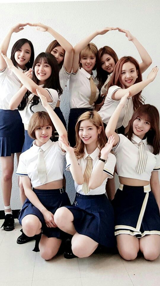 q827368191737's tweet photo. #ONCEA en vez de perder su tiempo discutiendo con otros fandoms, enfoquense en hacer stream, entiendan la importancia de N° PORFAVOR
Estamos re mal en Spotify
FOCUS FOCUS FOCUS #NAYEON #JIHYO #JEONGYEON #MINA #MOMO #SANA #TZUYU #CHAEYOUNG #DAHYUN @JYPETWICE #TWICE https://t.co/35UocSdY4k
