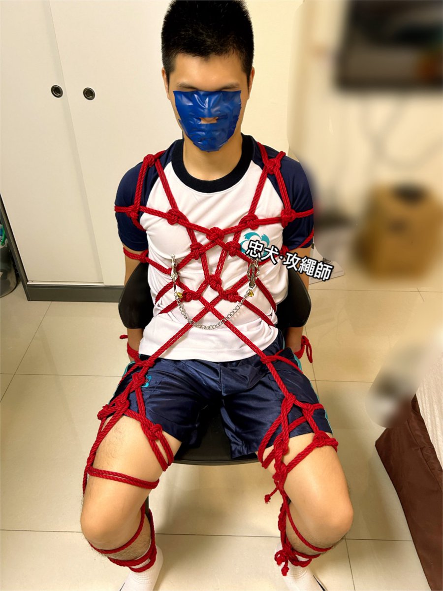 強制買運動服 😈
強制穿上被綁 😀

🪢 <a href="/loyal_dog_eng2/">忠犬．攻繩師🍊</a> 
🐶 <a href="/allen24311/">Rui</a> 

#運動服 #繩縛