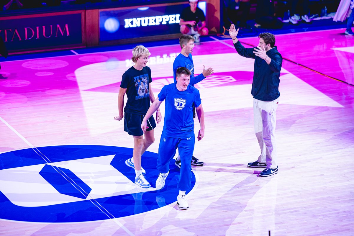 DukeMBB's tweet image. Kon got the fam out for the intro! @Kon2Knueppel