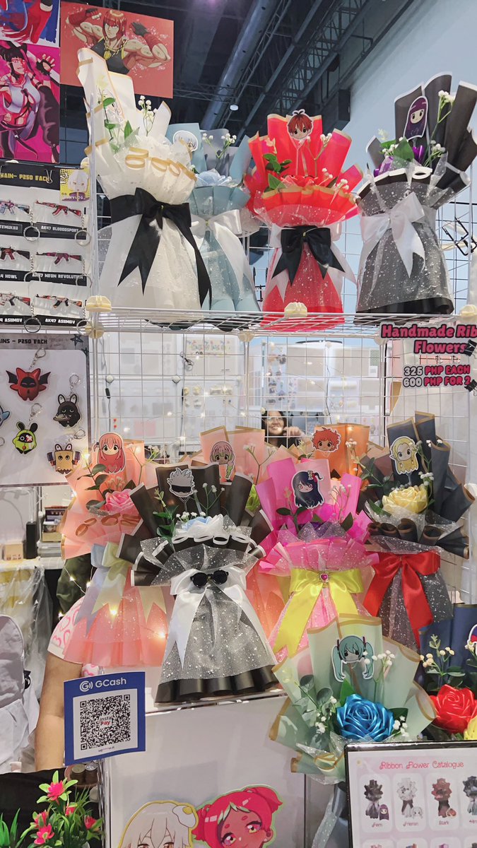 Waah check it out! This looks so creative. It’s character bouquets from <a href="/chylog_/">chylog 🍳 | Comms Closed 🤠</a> this would be so cool for your fandom shrines. 😭😭😭

#CosplayMania2024 #frieren