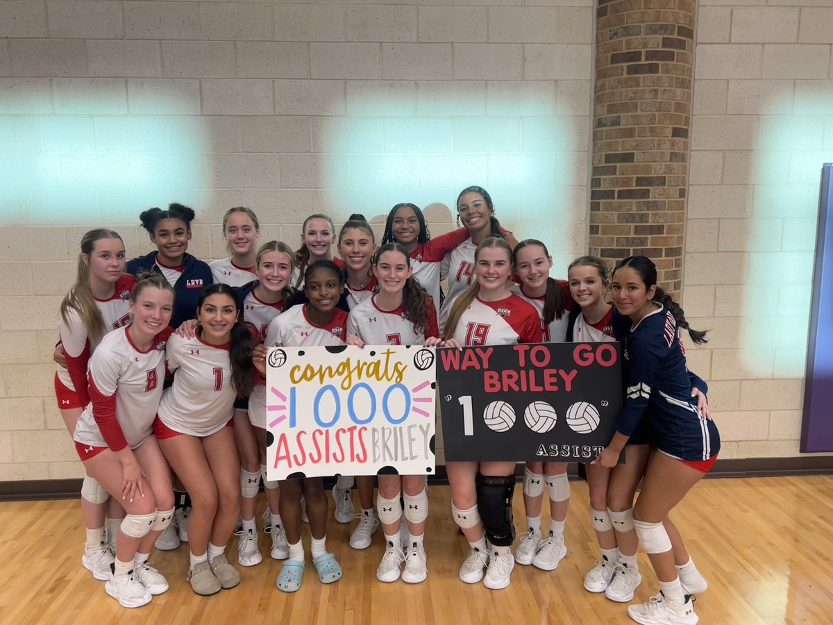 Reached 1,000+ assists tonight!! Couldn’t do this without my team! <a href="/DRHSVB/">Denton Ryan VB</a> <a href="/GMsportsmedia1/">GM Sports Media</a>