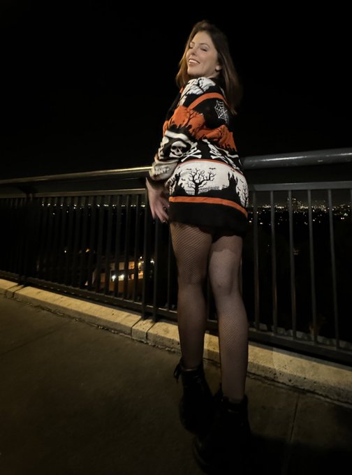 2 pic. Officially the start of spooky season!!!  #HHN2024 https://t.co/zWWT5x8I17