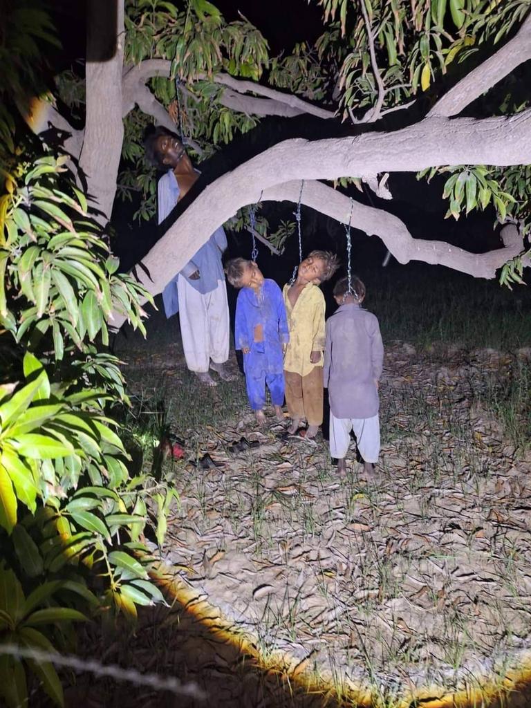 Just heart-breaking....Hindu lives have zero value in Islamic Republic of Pakistan

Chaman Kolhi, a poor Hindu farmer, committed suicide along with his three innocent children in Sindh, Pakistan. 

Rate of suicide among Pakistani Hindus is one of the highest in the world. Hindus