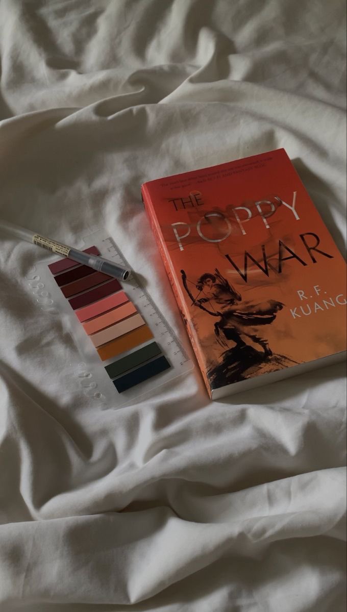 not new to #booktwt but want more mooties

greer, 23, she/they 🫶🏼

faves:
> the poppy war trilogy
> giovanni’s room
> babel
> priory of the orange tree
> the hunger games
> as long as the lemon trees grow

interact to be mooties (rts appreciated)🤍