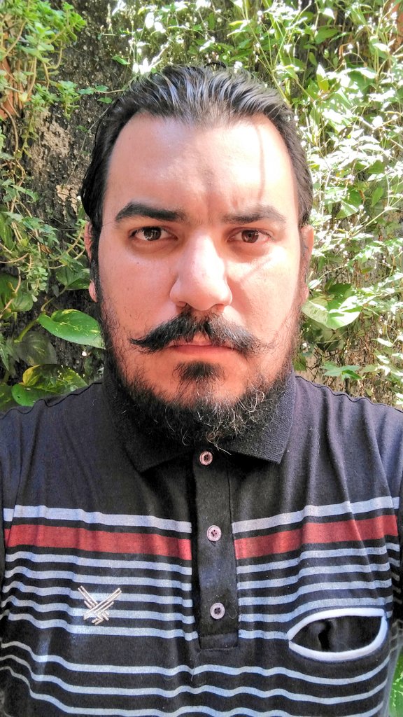 Yereno's tweet photo. El tiempo no espera https://t.co/u2jIadTRVy