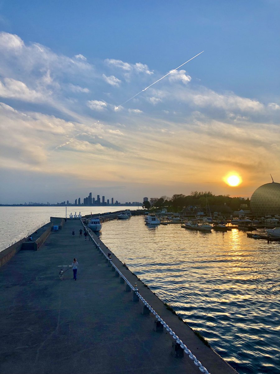 drCADuff's tweet image. Memories of a whimsical green space on TO’s Waterfront -ONTARIO PLACE.