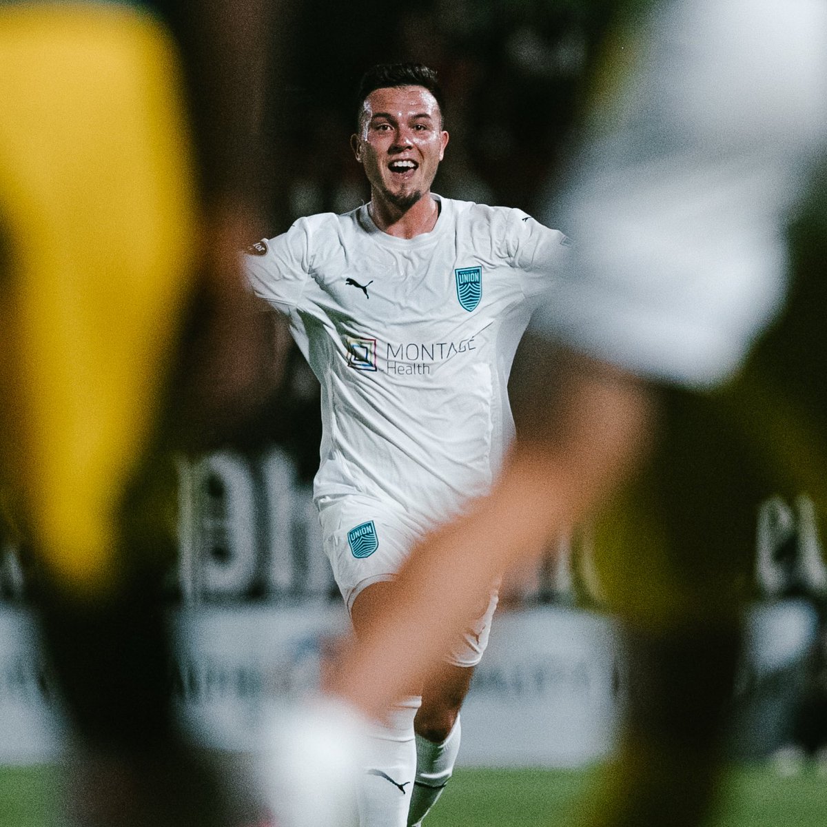 MontereyBayFC's tweet photo. 🗣️ @mobes6 brought some 🌊 to the desert! #DroughtOver! https://t.co/AHoYaZhSdy