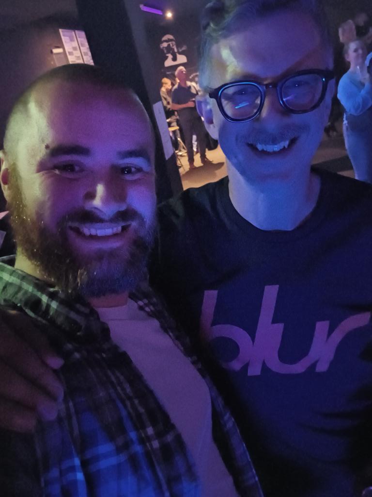 jrider0308's tweet photo. Up the Toffees! @bushontheradio https://t.co/Cq6XbLKDUF