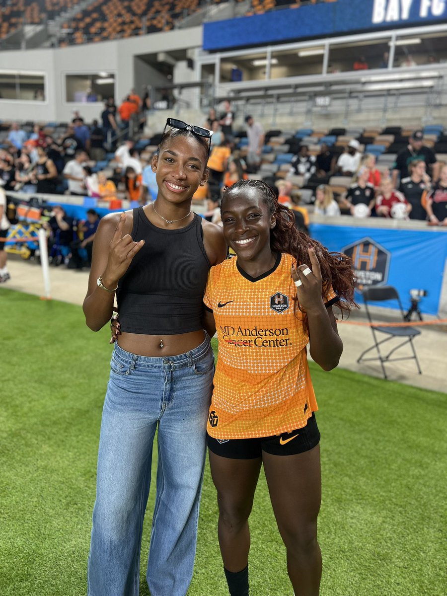 Red stars in the rocket 🚀 city!  #htown