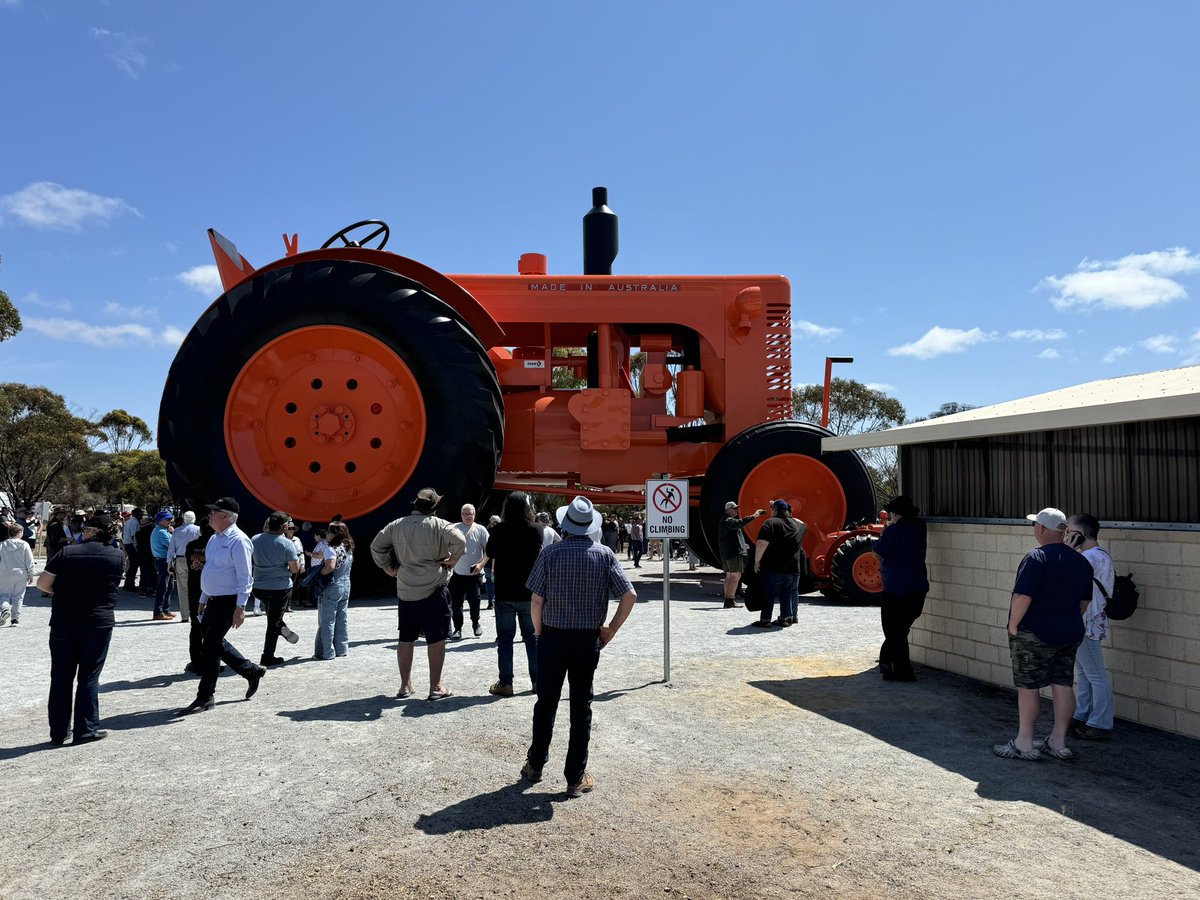 BrounGavin's tweet photo. At the opening of the Big Tractor #bigtractor in Carnamah. Great attraction for the town and surrounding communities https://t.co/T722DLdWxJ