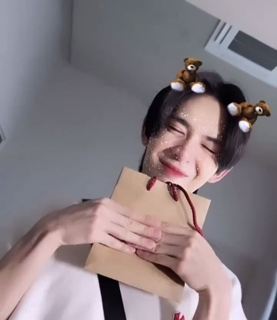 today love u more than yesterday😚😚when u r sad, remember that u've got JSYs by ur side🤍🌼
#OurLoveForJamesSu 
#JamesSu <a href="/Jamessu_w/">JS</a>
