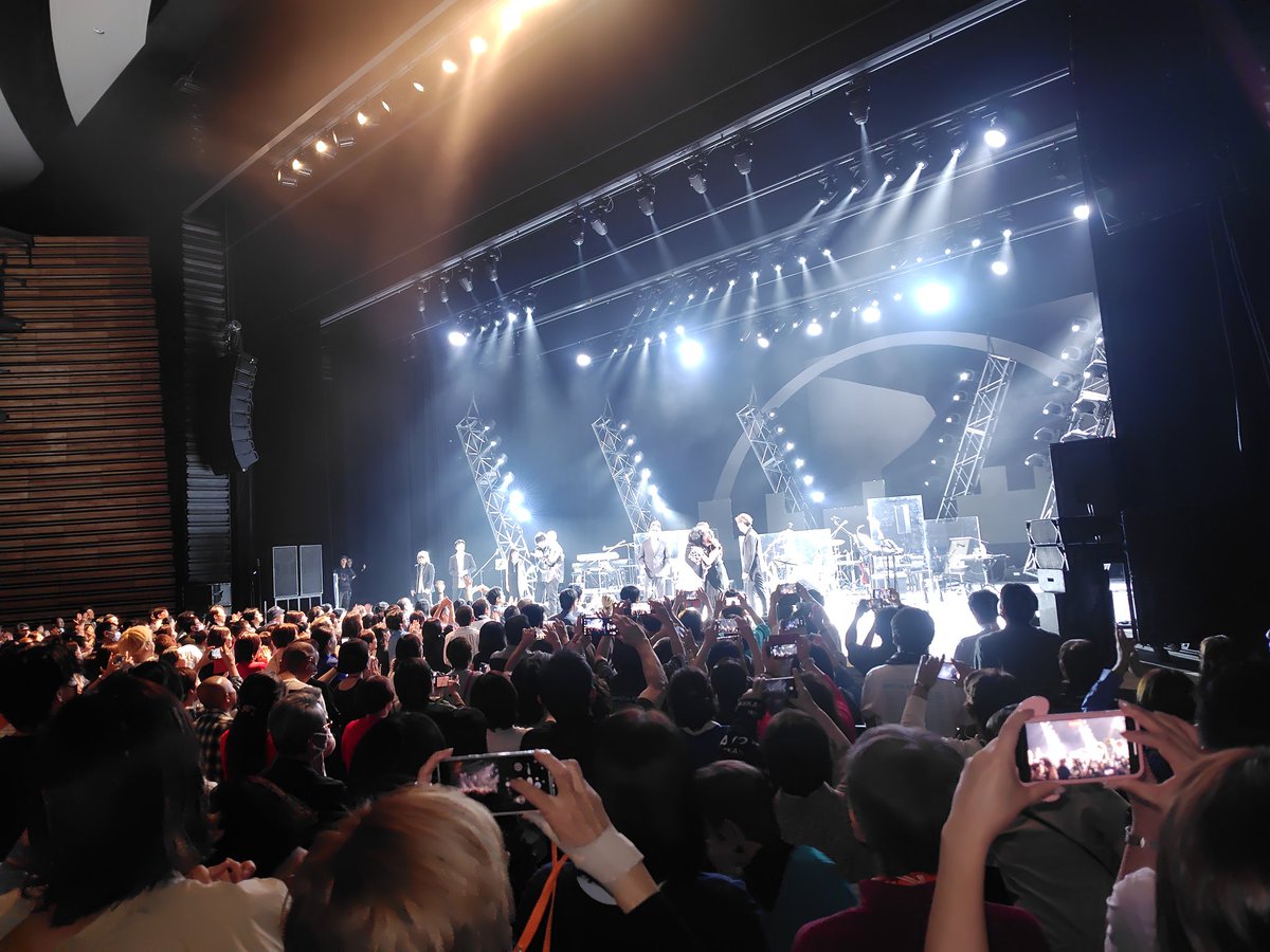 tetsuya4505's tweet photo. 熊本公演最高✨✨
会場の大合唱も初めての体験でした‼️
Chageさんの名前も出てきて😆
もしかしてそろそろあるかも…
#ASKA
#熊本城ホール
#WHOisASKA https://t.co/YEsJcAhhaJ