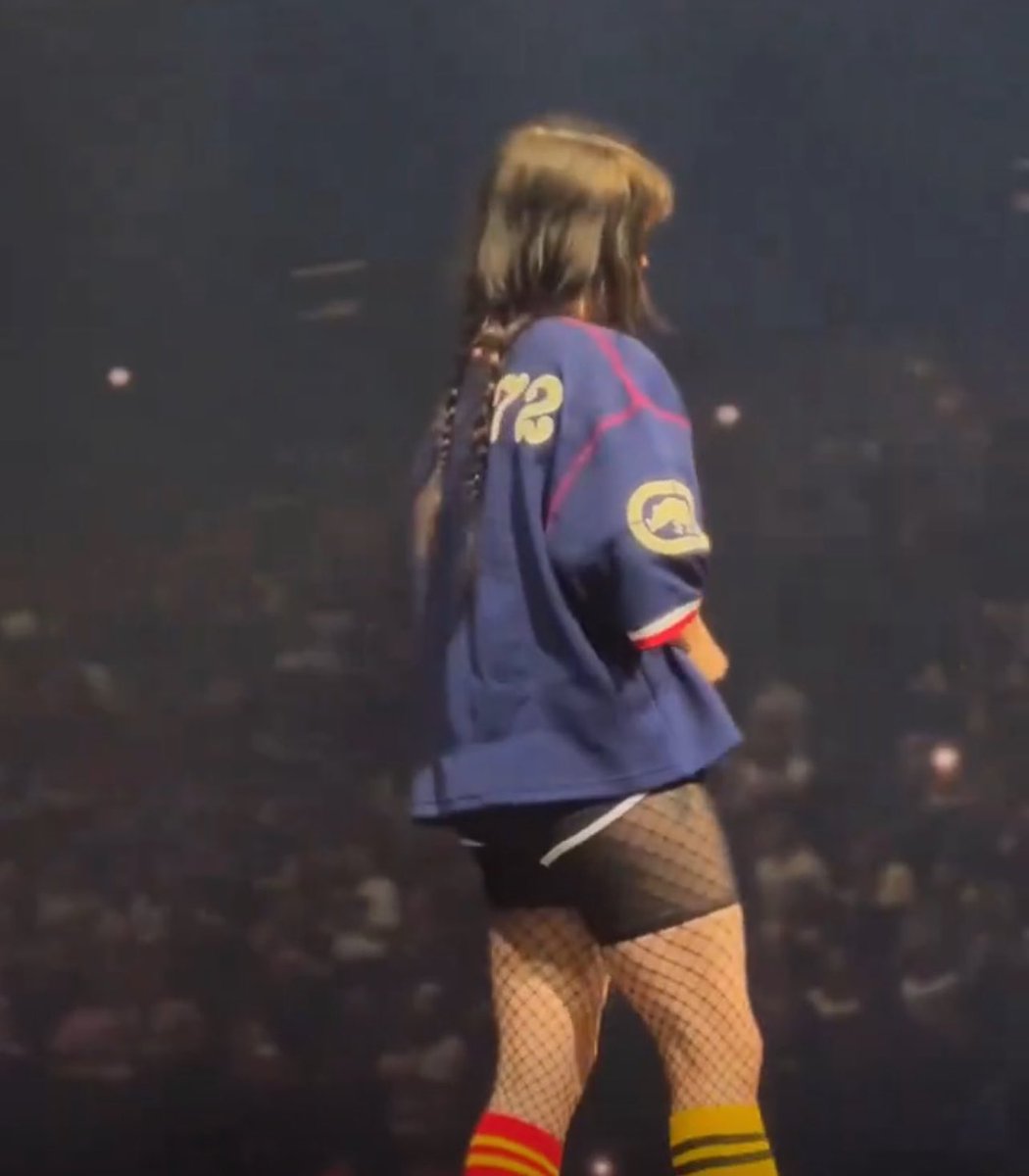 need her thighs to suffocate me 🙂‍↕️