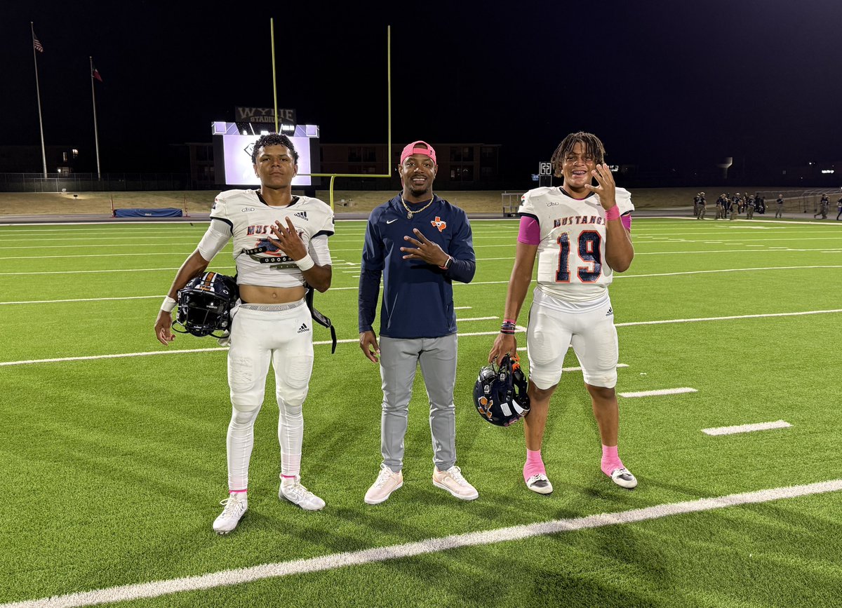 Mustangs Win!  4️⃣ District Wins in a row! 

#QBFactory #SpotEmDotEm #DualThreat 🎯🦾