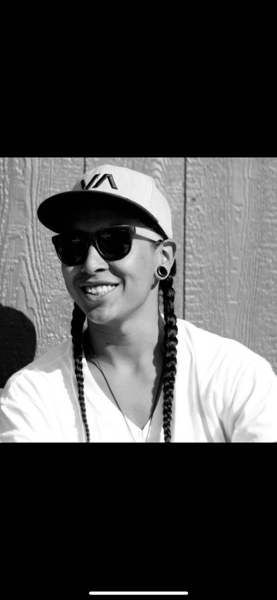 sariahlh's tweet image. My dad said “don’t choose this one, he is a wild native boy that doesn’t want to be broken like your childhood horse Tornado 🌪️.. he’s dangerous and could hurt you babygirl”

I said give me a challenge Papa 🤦🏾‍♀️🤷🏾‍♀️ 🤍

#neverlisten #learnthehardway #domesticatedlol