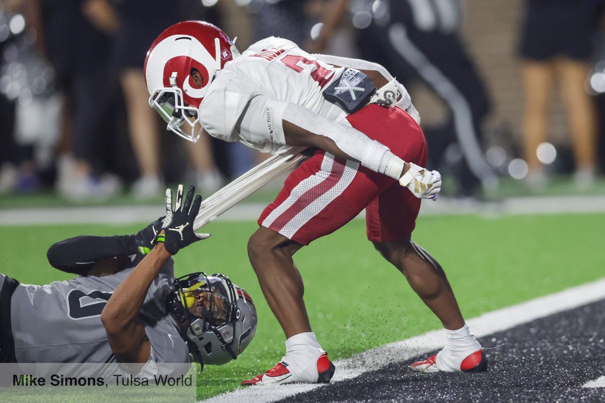 mikesimonsphoto's tweet photo. Owasso routs Union 48-14 on the road https://t.co/6j3b5xGLLI #okpreps #owasso #rampride #unionredhawks https://t.co/j4pI6j0Rsr