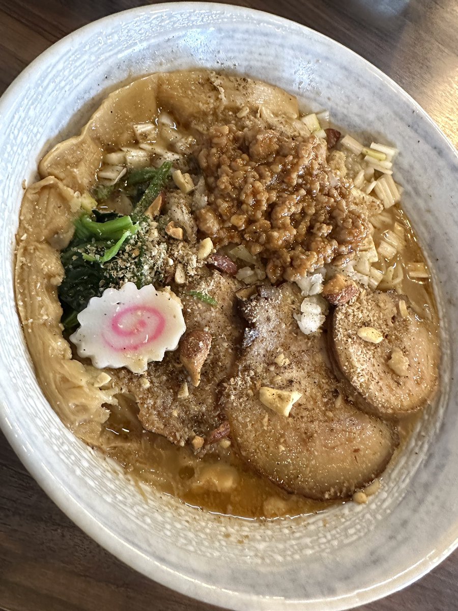 _tamukei's tweet photo. 自家製拉麺 暖田。
　常陸太田市内堀町

※限定
　担々麺(大盛り)

胡麻の良き香りに香ばしさ
山椒のピリ辛感がイイネ👍
実は辛さ控えめに
加水高い麺で作って
頂きました。更に辣油は
ご自分でドーゾと！🤭
バラにウデのチャーシューは
良く味が染みて柔らか🍖
追い飯にスープザブン
超腹パン🍞ゴチ https://t.co/ygF4XStgi1