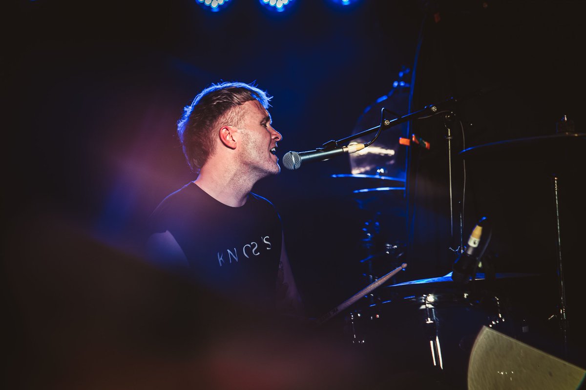 Captives tweet media