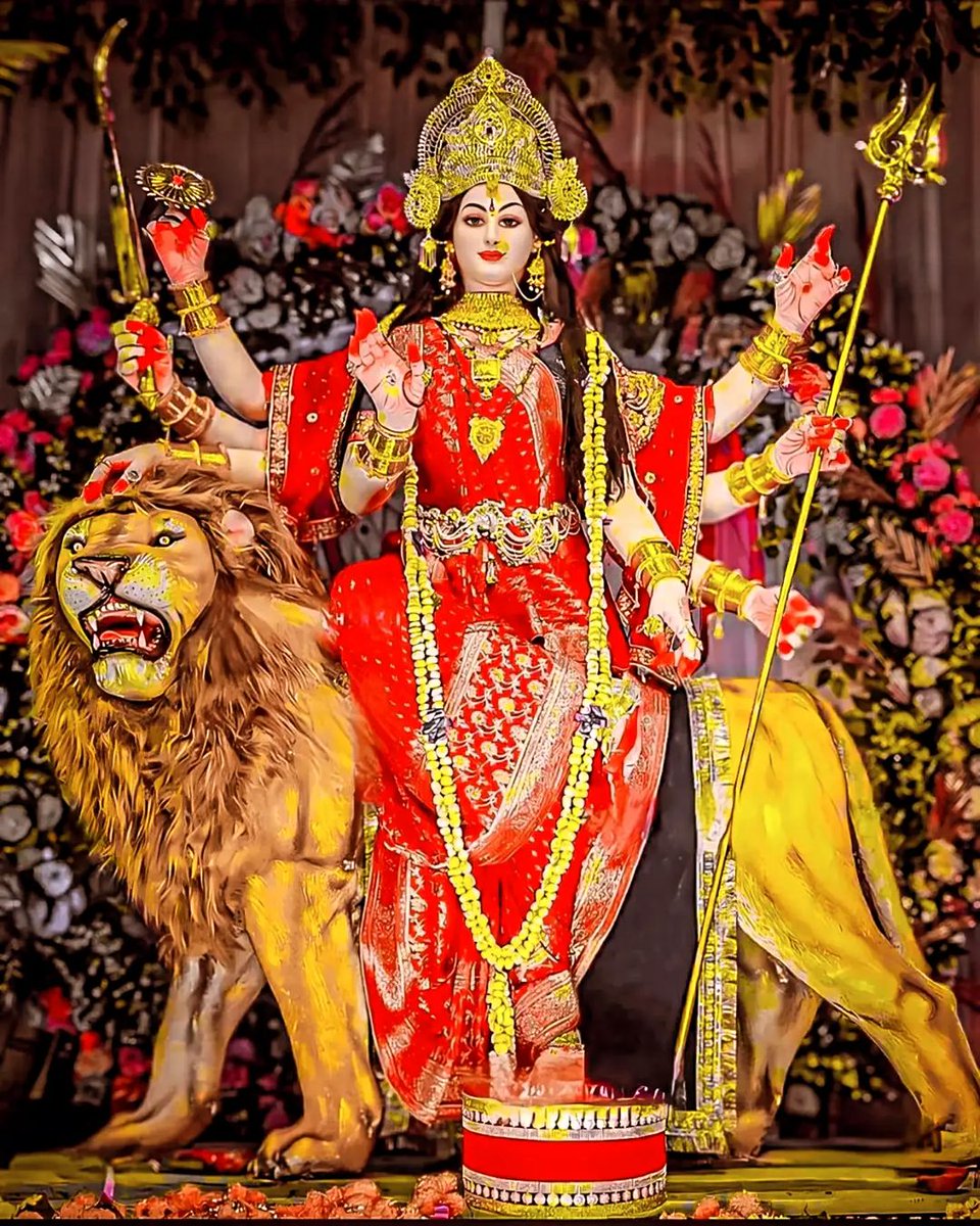 पिण्डजप्रवरारूढ़ा चण्डकोपास्त्रकेर्युता प्रसादं तनुते मह्यं चंद्रघण्टेति विश्रुता