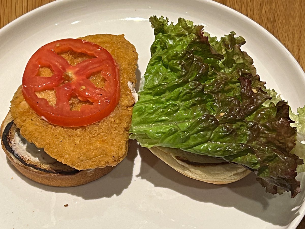 Robotvirgin's tweet photo. The Crispy Chick’n Sandwich at Veggie Grill, a Vegan Restaurant in PDX; Crispy Chick’n Filet, Organic Dill Pickles, Organic Lettuce, Organic Tomato, &amp; House-Made Lemon Herb Mayo, on a Brioche Bun!!!

.
.
.
#veganchickensandwich #veganchicken #chickn #vegan #veganfood #plantbased https://t.co/Y8FycjXgz5
