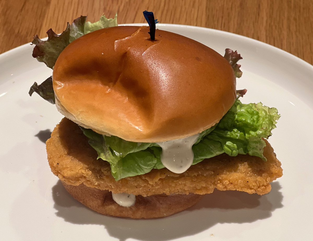 Robotvirgin's tweet photo. The Crispy Chick’n Sandwich at Veggie Grill, a Vegan Restaurant in PDX; Crispy Chick’n Filet, Organic Dill Pickles, Organic Lettuce, Organic Tomato, &amp; House-Made Lemon Herb Mayo, on a Brioche Bun!!!

.
.
.
#veganchickensandwich #veganchicken #chickn #vegan #veganfood #plantbased https://t.co/Y8FycjXgz5