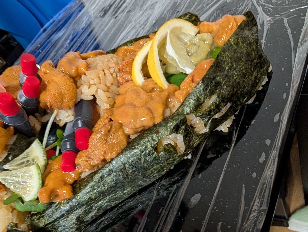 コスプレイヤーが本気で握っ(エクシーズし)た『超弩級軍貫－うに型二番艦』