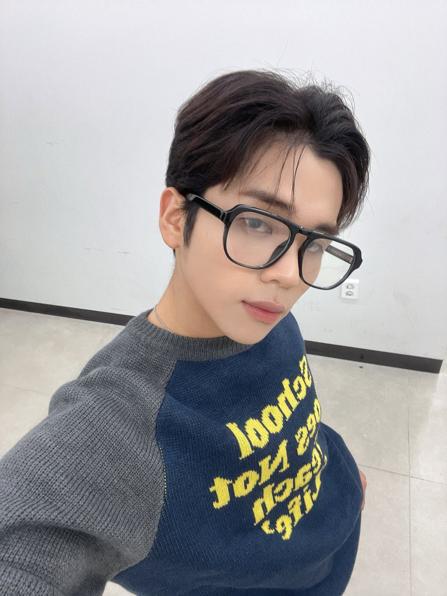 [🐲] forgot these hehe ⭐️

#HORI7ON #호라이즌 #VINCI #빈치