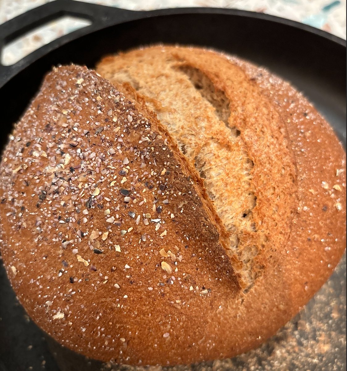 Pyraic3's tweet photo. NGL - pretty proud of this loaf
#breadbaking #breadbakersapprentice #ryebread #homebaked #freshmilled https://t.co/gQotUBPyCP