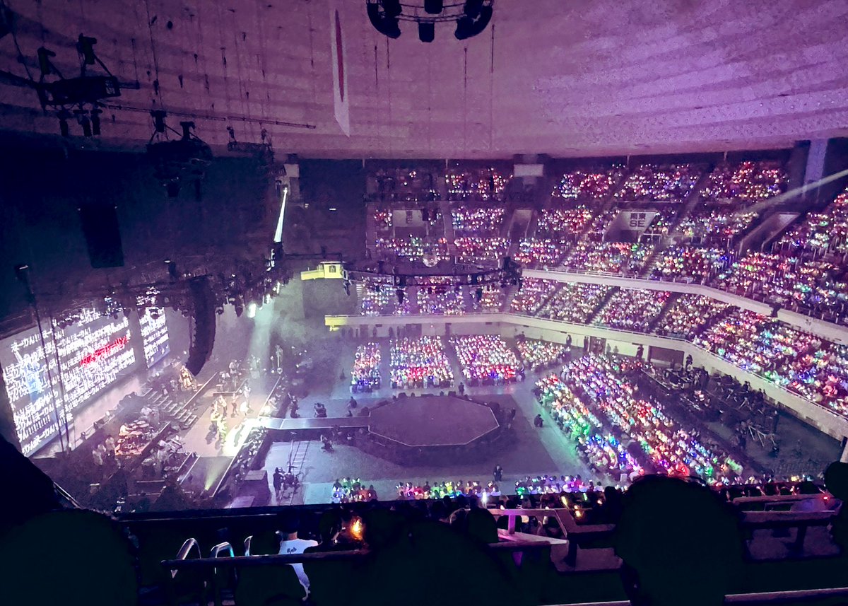 runma's tweet photo. REAL AKIBA BOYZ（リアルアキバボーイズ） の日本武道館公演に行きました。2016年の初ワンマンだったShibuya O-WESTにて、目標は日本武道館と宣言からコロナ禍の逆境を経て約8年！見事に有言実行したRABには尊敬の念を抱きます。とても素晴らしいパフォーマンスでした😇 https://t.co/bkmDiMa4OB
