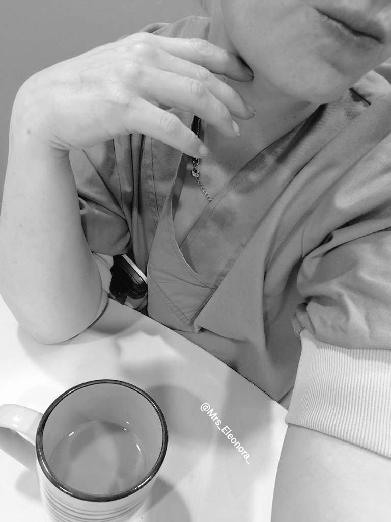 Mrs_Eleonora_'s tweet image. Goeiemorgen kanjers ❤️
Geniet van het weekend..☀️
Ik heb nog even dienst🏥
#teamzorg #weekendshift #blackwhitephotography