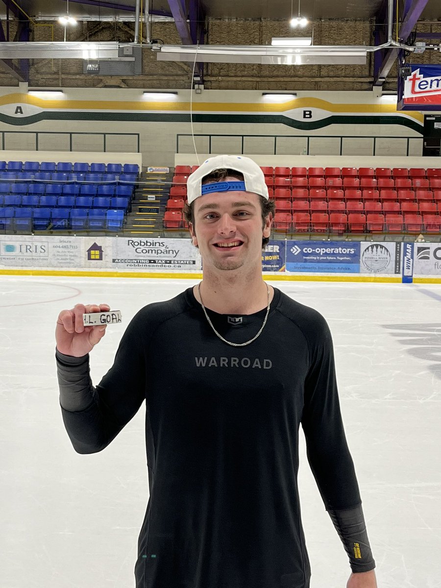 🎉 Can’t ask for a better birthday present then your first BCHL goal and a win. Congrats Calvin!

#CrowntheKings👑