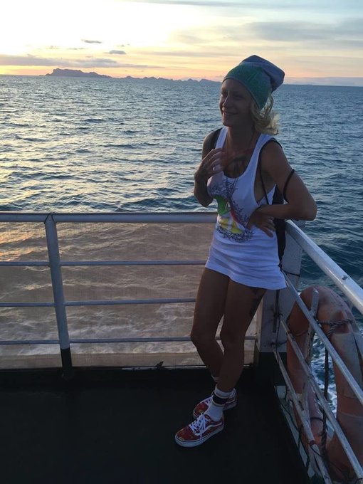 Many years ago in Thailand https://t.co/SqBLJ6ZpKF