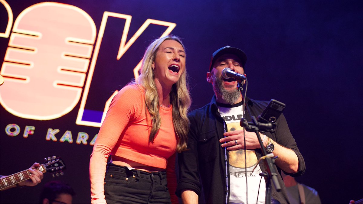 grandslamcurl's tweet photo. A little sneak peek of the first-ever Grand Slam of Karaoke 🎤

… more to come 😉 

#GSOK #GSOC #LetsRock #curling https://t.co/htdYlz0SUn