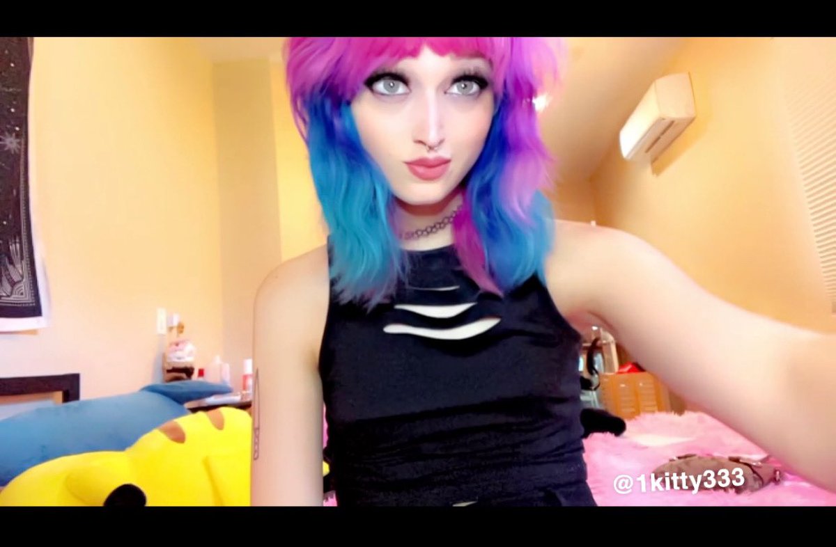 1kitty333's tweet photo. #trans #tgirl #lgbt #hot #cute #emo https://t.co/raZaHnBaHk