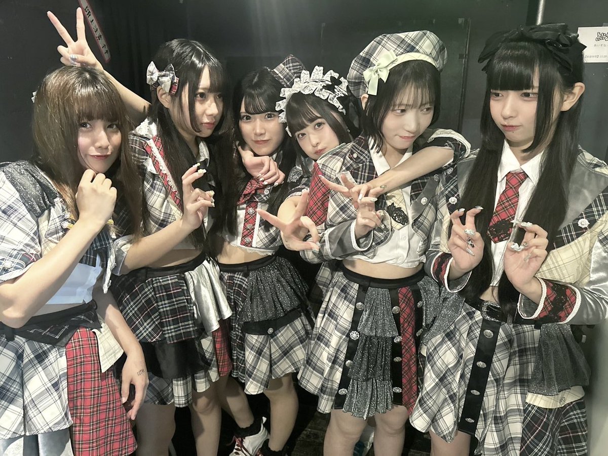 ice_nuts_'s tweet photo. 【🍨御礼🍨】

本日1本目、

『 らいぶはいいなぁ 』
@ 代官山SPACEODD

ご来場いただきありがとうございました！

① 89%らぶりー♡とりがー
② 振り向いてメガミサマ
③ MoonLightStory
④ ストロベリーハンター
⑤ いけるっしょ→イノベーション！

#あいすなっつ
#あいすなっつセトリ https://t.co/6vf1fP6z7q