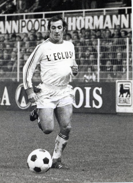 #MatchDay voor #RWDM.
Maar geen gewone,vandaag nemen we afscheid van Jacques Teugels.
Van al onze kampioenen van 1975 staan er voor mij 3 op een hoger schavotje
Jacques is de eerste van hen aan wie we vaarwel moeten zeggen
Emotioneel wordt het zeker vanavond 
Merci pour tout Jack