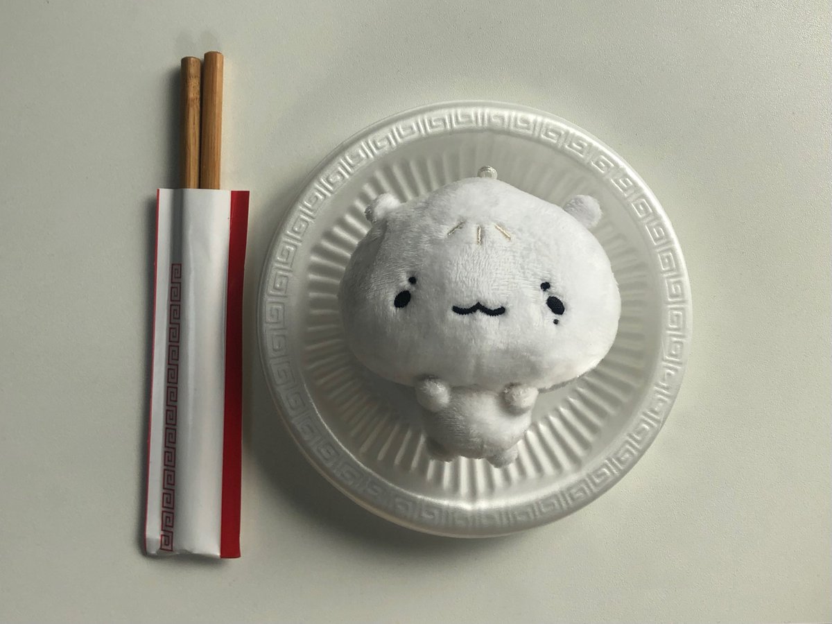 만두 상세 사이즈.. ♨️

키 8.5~9cm 
머리둘레 22cm (….yes 22) 
발 1cm