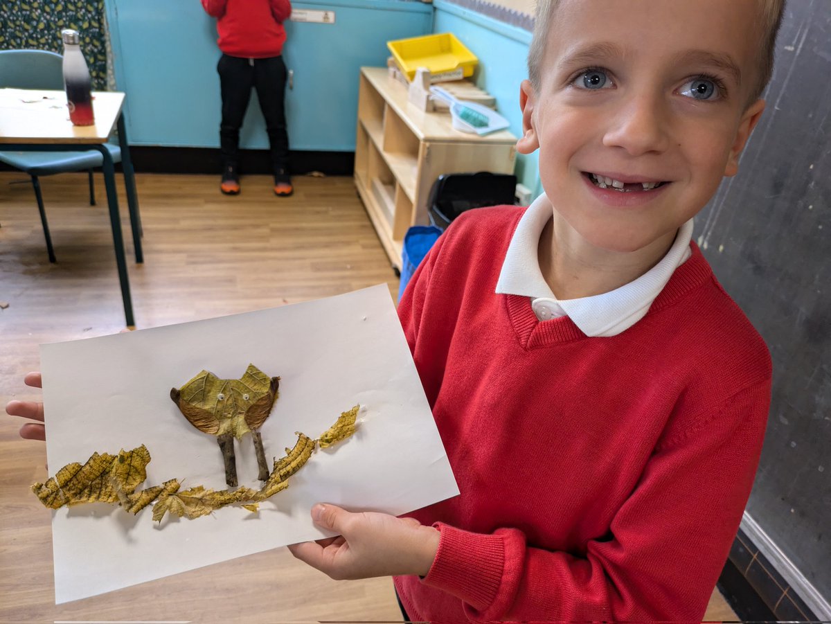 BPS_MrsWhite's tweet photo. P4/3 had fun creating collages using natural materials found in our playground! https://t.co/R0MwMD3IWU