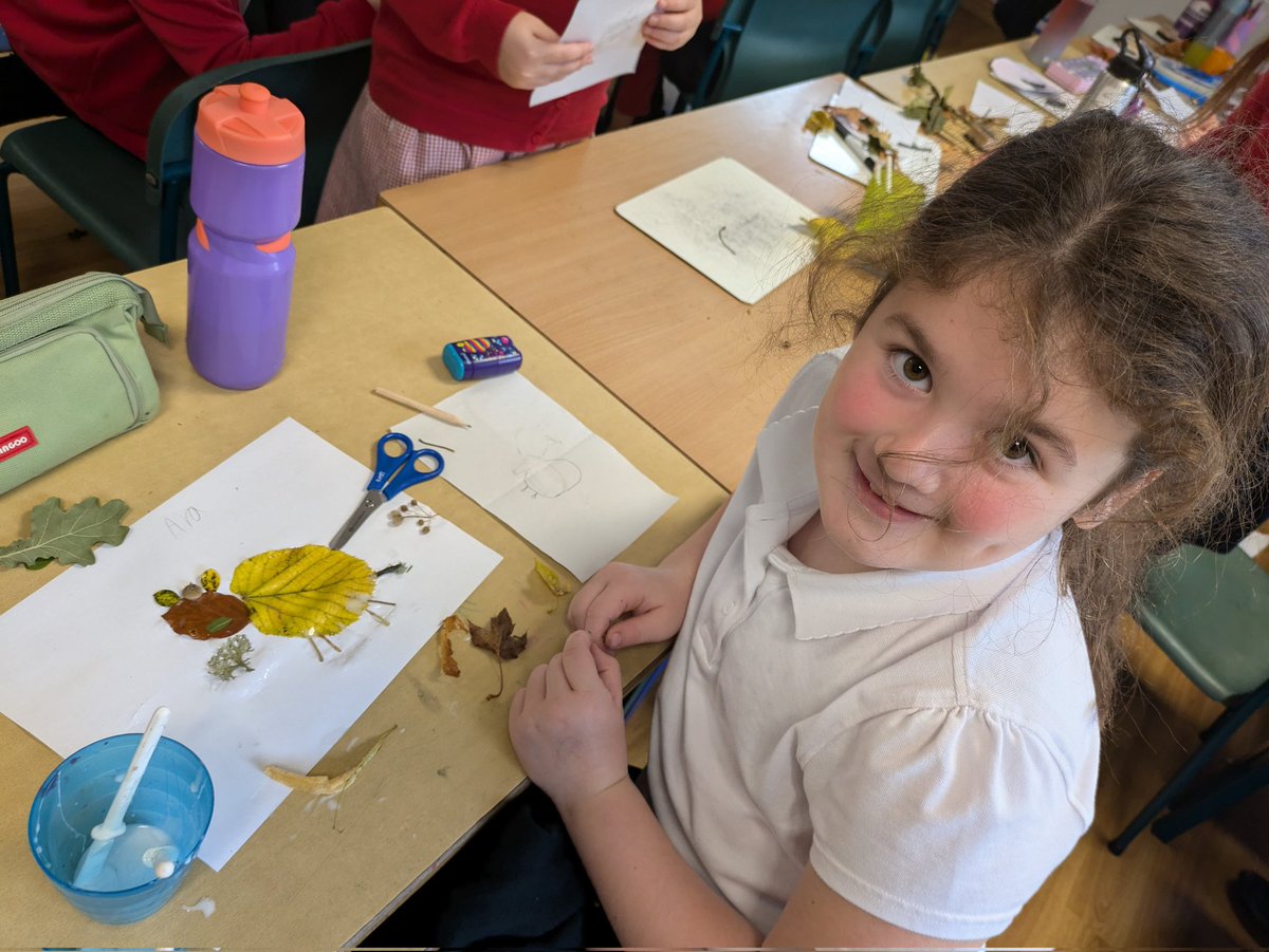 BPS_MrsWhite's tweet photo. P4/3 had fun creating collages using natural materials found in our playground! https://t.co/R0MwMD3IWU