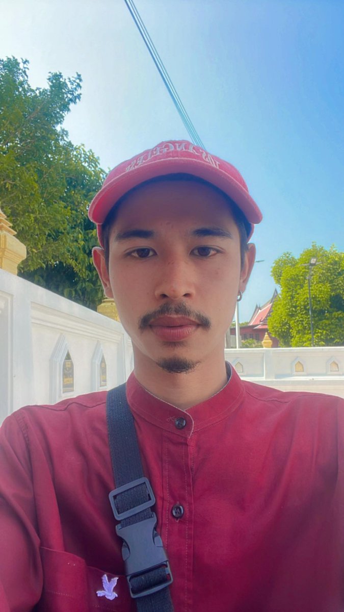 ThnaphSm's tweet photo. เหงาๆหาไรทำดี #แม่กลอง #สมุทรสงคราม #นัดได้ 😂😁😅😝😛😋🤪🍺🍾🍻 https://t.co/5XDMww8t0O