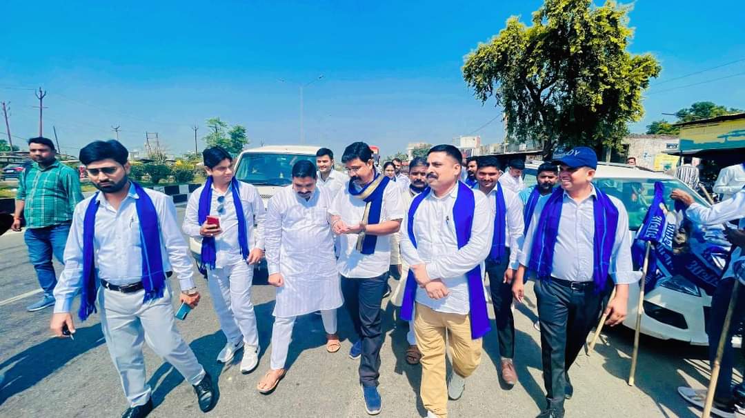 VinayRatanSingh's tweet photo. बुलंदशहर पहुंचने पर भीम आर्मी व आज़ाद समाज पार्टी द्वारा स्वागत किया गया https://t.co/PX4A6w6Kla