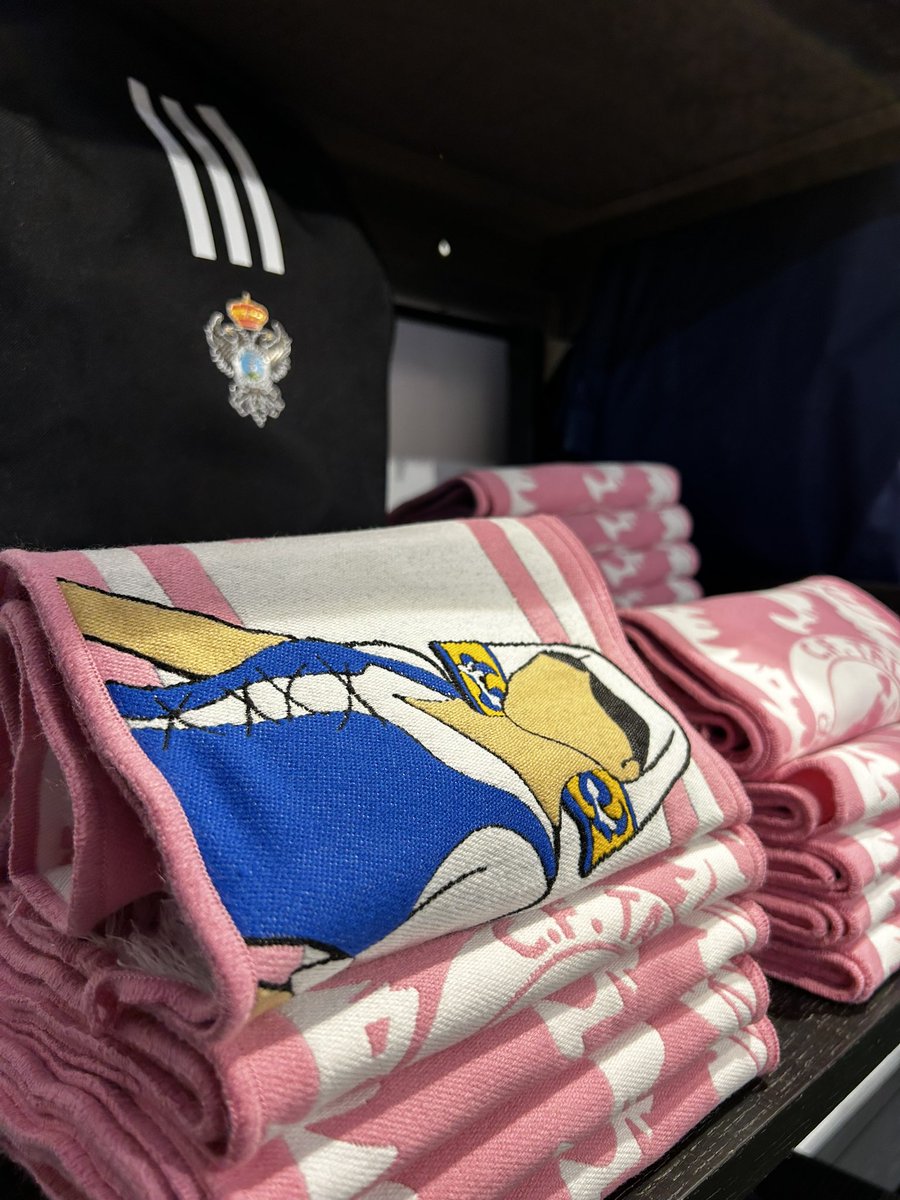 GuerrerasTala's tweet photo. ¡Taquilla conquistada! ⚔️

No dudes en pasarte por la taquilla y salir equipado 🤺.    @CFTalavera 

#ForzaTala https://t.co/gQ3RPgrfsS
