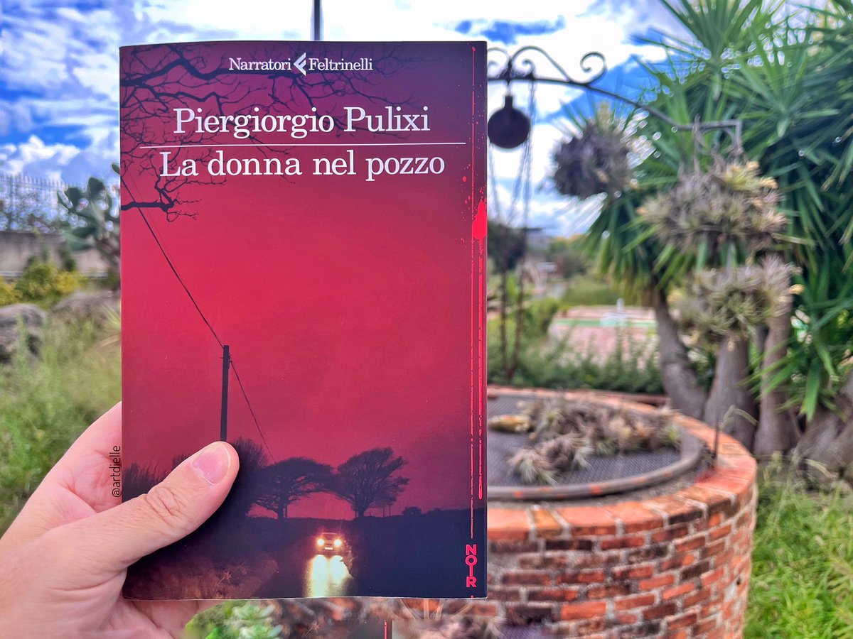 Il ritorno di Piergiorgio <a href="/Pulixi82/">Piergiorgio Pulixi</a> in libreria mi sta letteralmente radendo. “La donna nel pozzo” è il mio #CosaleggoNelWeekend, e voi amici cosa avete scelto di leggere?

Dietro la cortina di un’esistenza comune, Cristina Amandas custodisce un segreto che deve rimanere sepolto