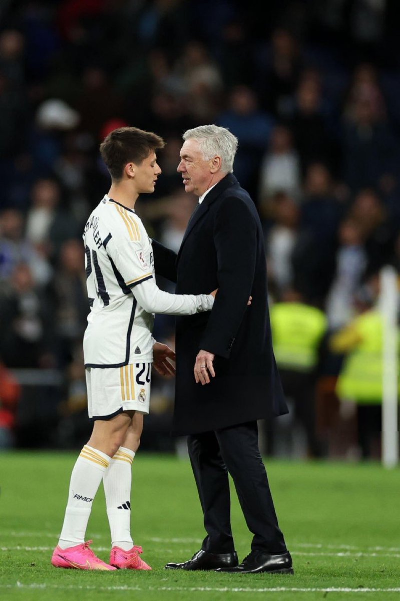 (fan) REAL MADRID FANS 🤍 tweet media